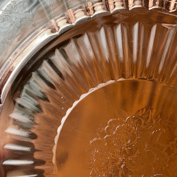 Vintage set of two 7 inch pink glass cake plates - Picture 4 of 4